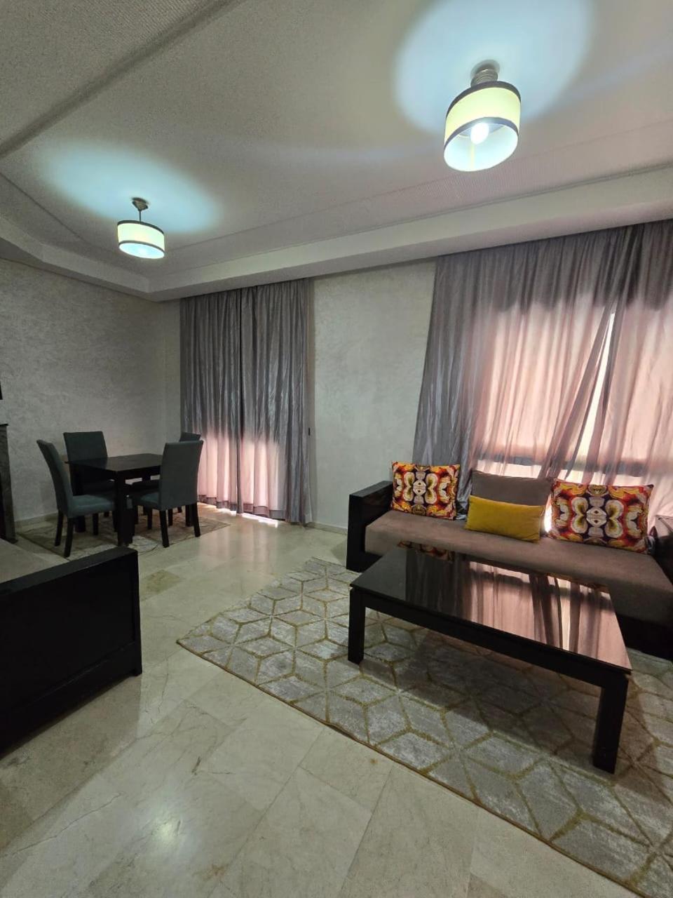 Apartment Confortable Rez-de-jardin Avec 5 Piscines *