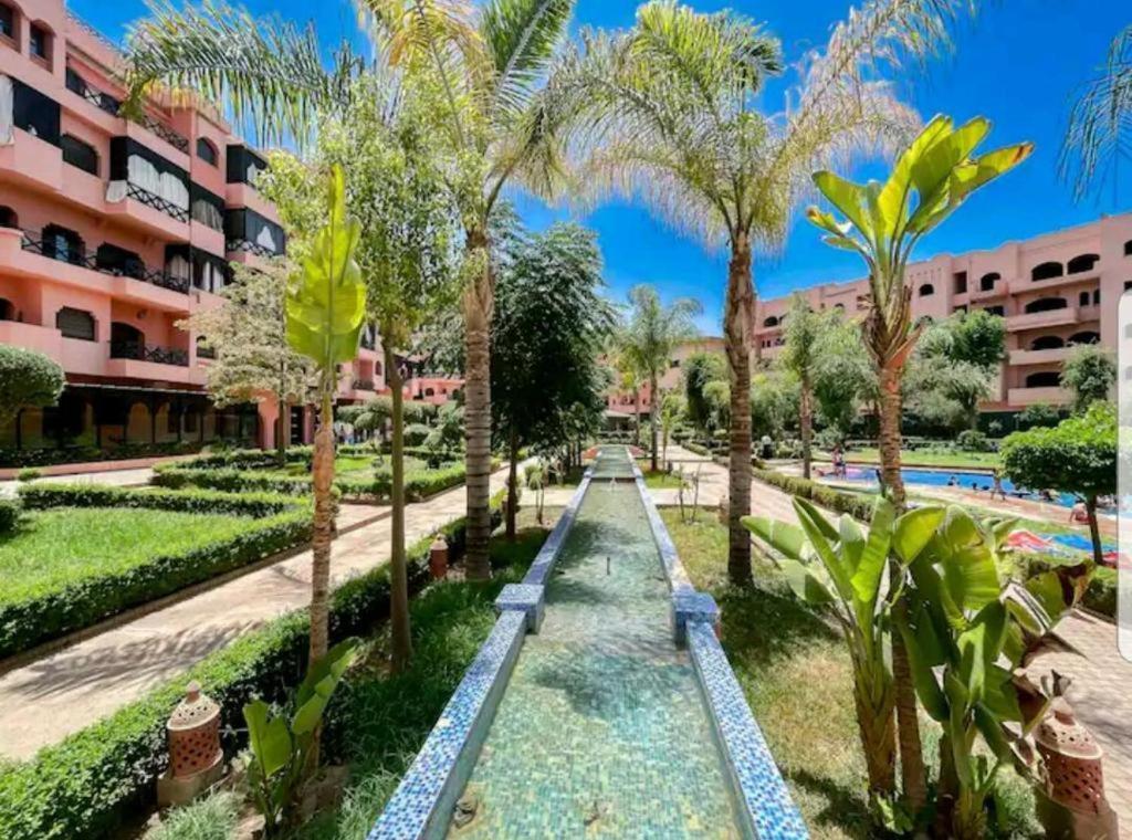 Apartment Confortable Rez-de-jardin Avec 5 Piscines
