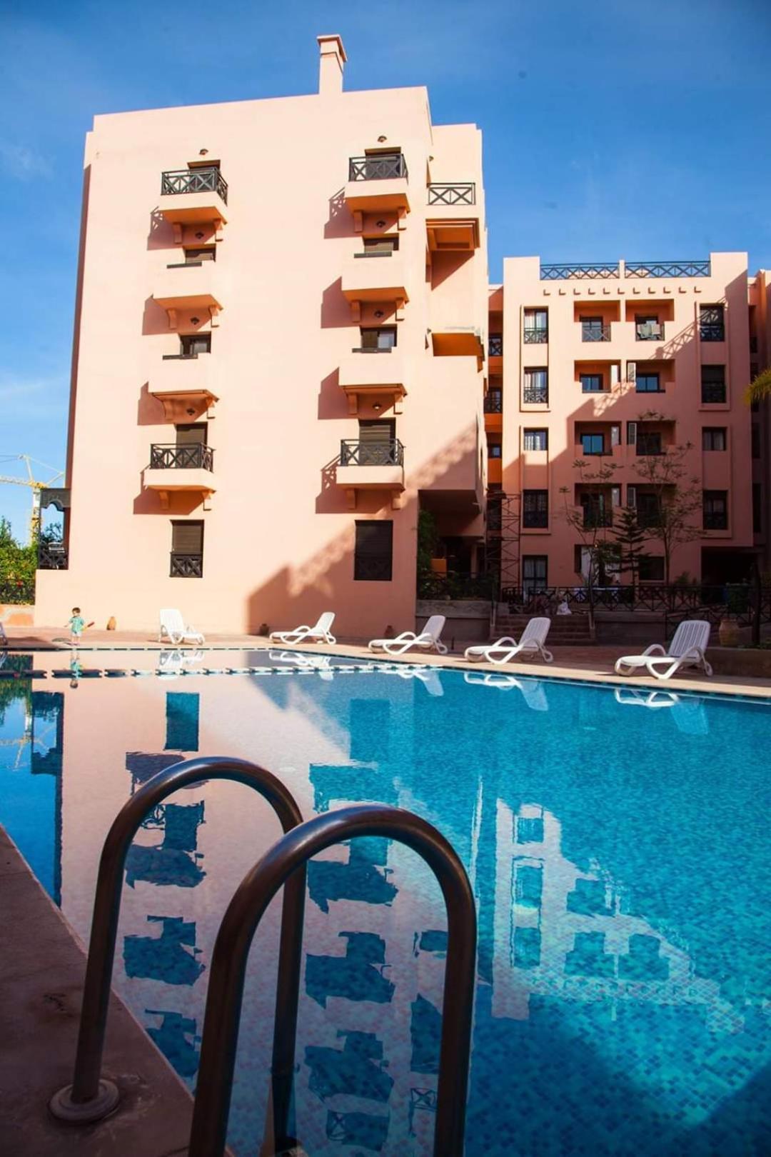 Confortable Rez-de-jardin Avec 5 Piscines