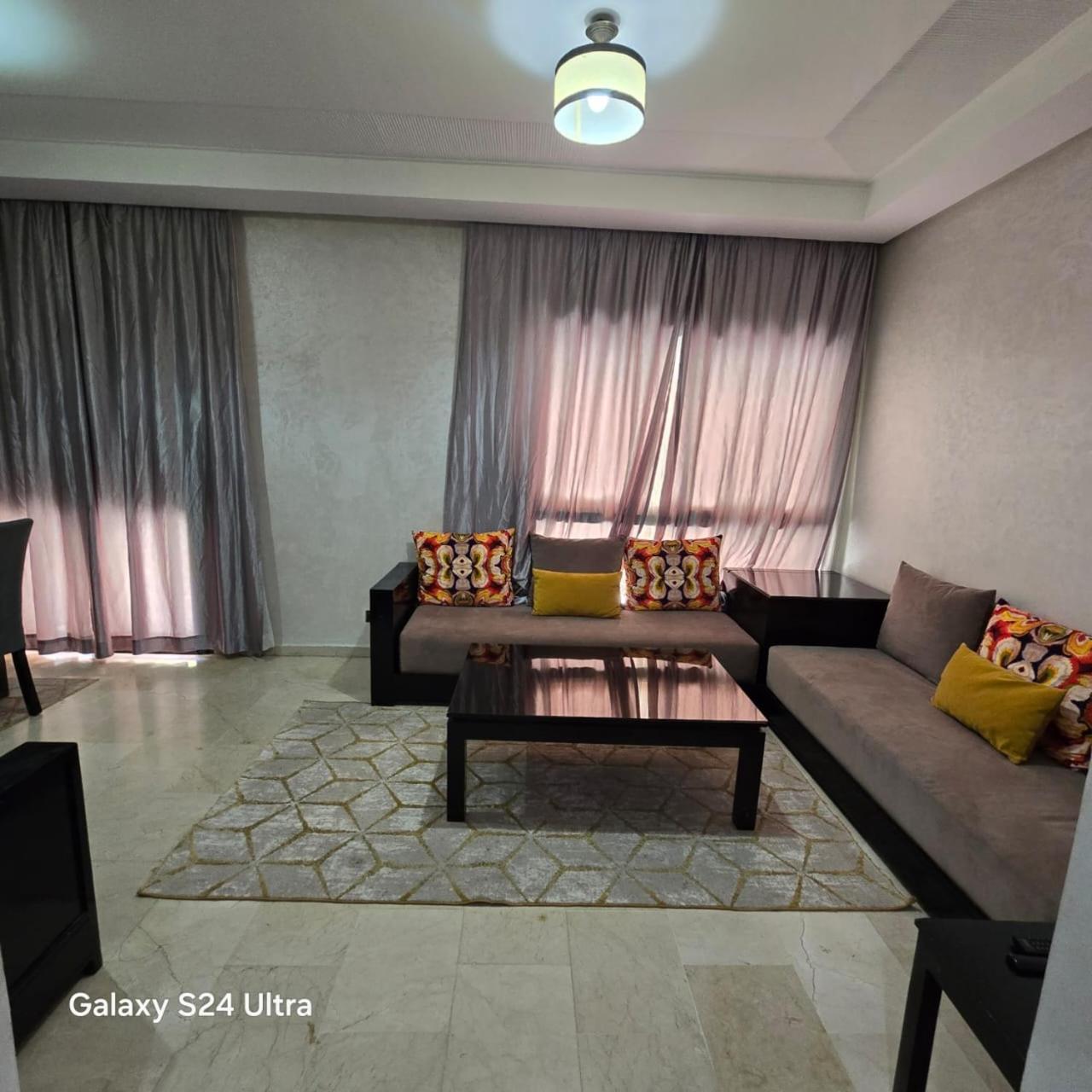 Apartment Confortable Rez-de-jardin Avec 5 Piscines